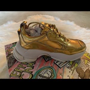 Jeffrey Campbell gold chunky sneaker 👟❤️
